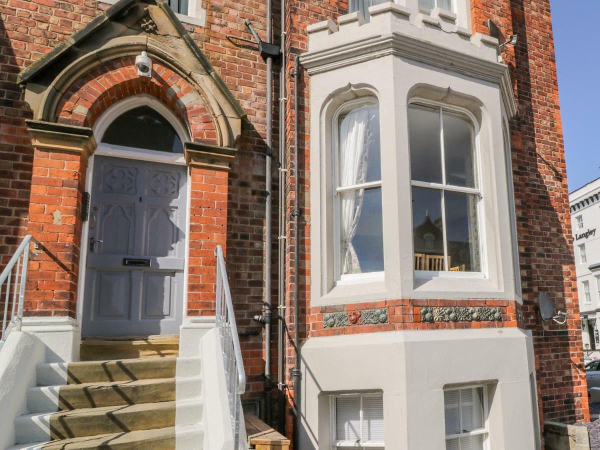 1 Church Square Whitby Exterior foto
